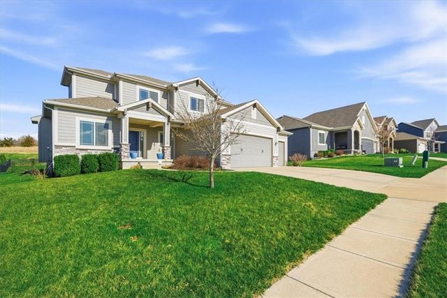 851 Creekmoor Pond Lane, Raymore, MO 64083