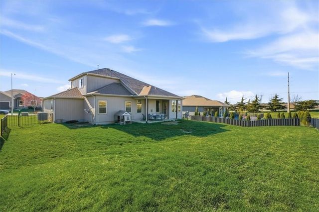 851 Creekmoor Pond Lane, Raymore, MO 64083