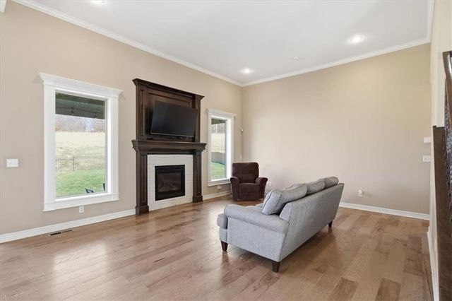 851 Creekmoor Pond Lane, Raymore, MO 64083