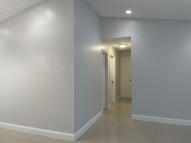 9881 NW 4th Street, Pembroke Pines, FL 33024