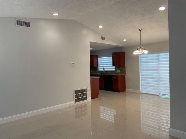 9881 NW 4th Street, Pembroke Pines, FL 33024