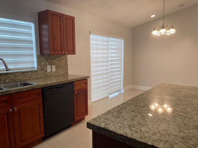 9881 NW 4th Street, Pembroke Pines, FL 33024