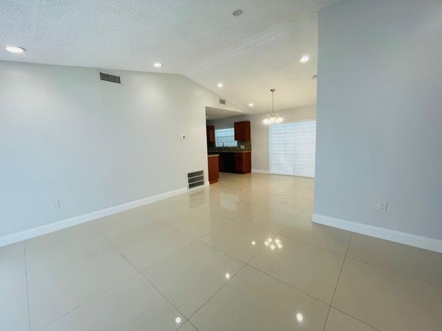 9881 NW 4th Street, Pembroke Pines, FL 33024