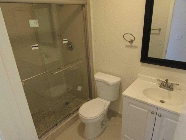 9881 NW 4th Street, Pembroke Pines, FL 33024