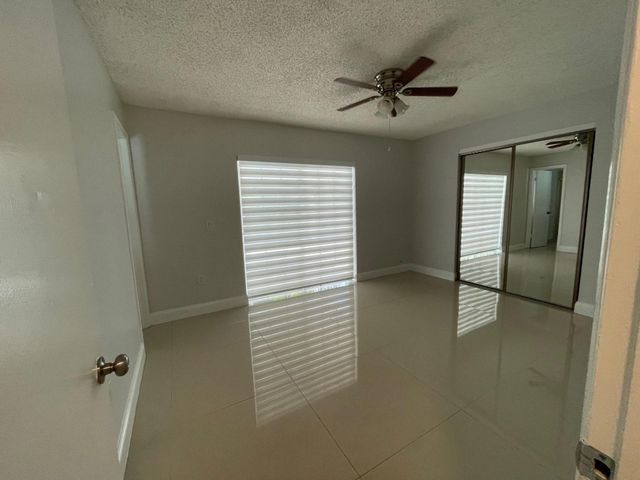 9881 NW 4th Street, Pembroke Pines, FL 33024