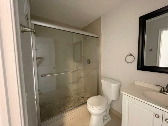 9881 NW 4th Street, Pembroke Pines, FL 33024