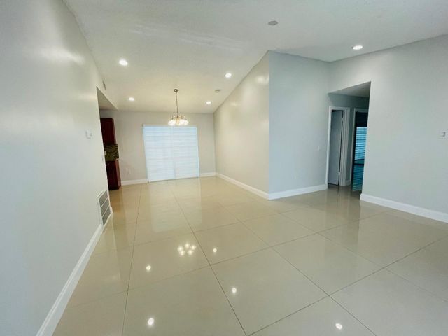 9881 NW 4th Street, Pembroke Pines, FL 33024