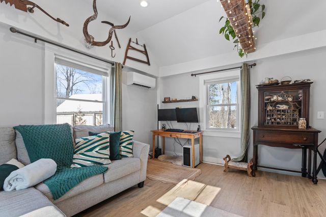 3 Molly Stark Lane, New Boston, NH 03070