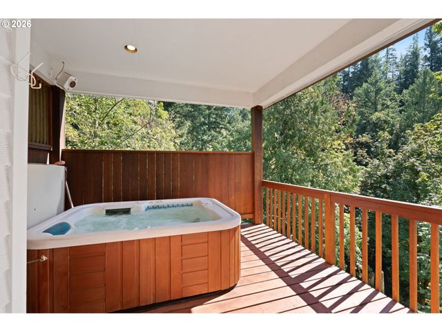 1136 Nw PARK RIDGE Ln, Portland, OR 97229