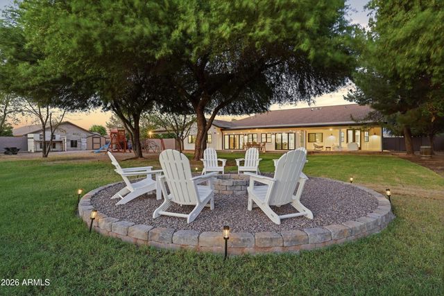 3050 S EAGLE Drive, Chandler, AZ 85286