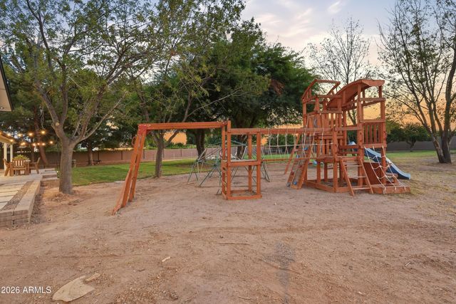 3050 S EAGLE Drive, Chandler, AZ 85286