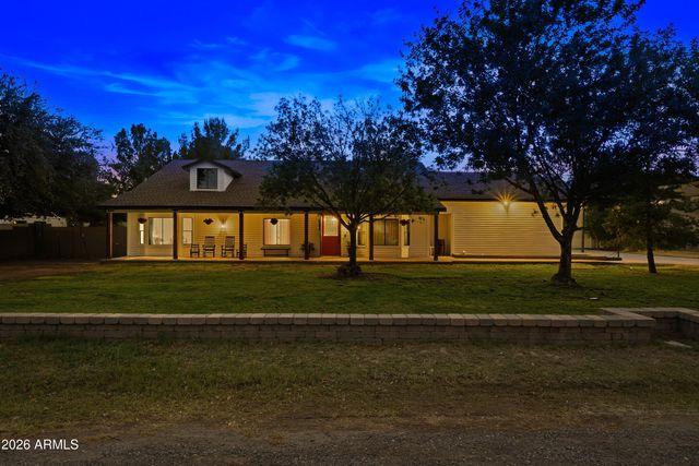 3050 S EAGLE Drive, Chandler, AZ 85286