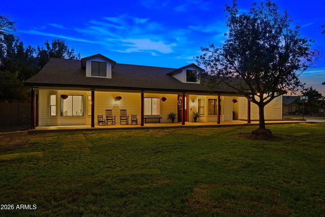 3050 S EAGLE Drive, Chandler, AZ 85286