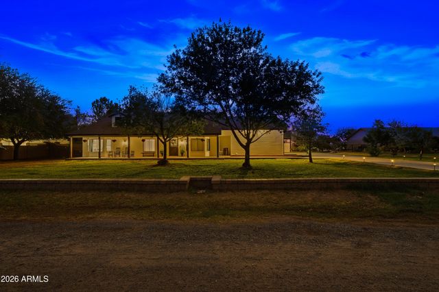 3050 S EAGLE Drive, Chandler, AZ 85286
