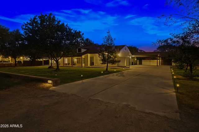 3050 S EAGLE Drive, Chandler, AZ 85286