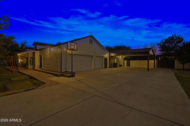 3050 S EAGLE Drive, Chandler, AZ 85286