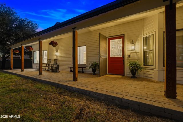 3050 S EAGLE Drive, Chandler, AZ 85286