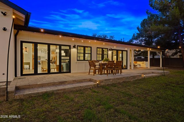 3050 S EAGLE Drive, Chandler, AZ 85286