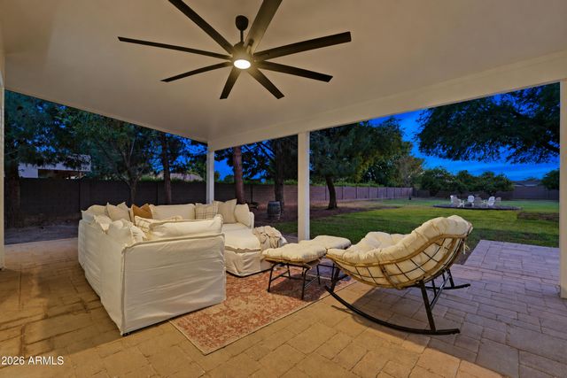 3050 S EAGLE Drive, Chandler, AZ 85286