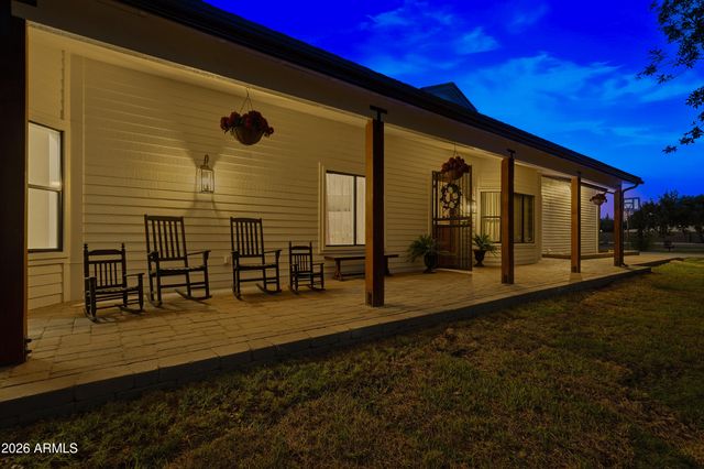 3050 S EAGLE Drive, Chandler, AZ 85286