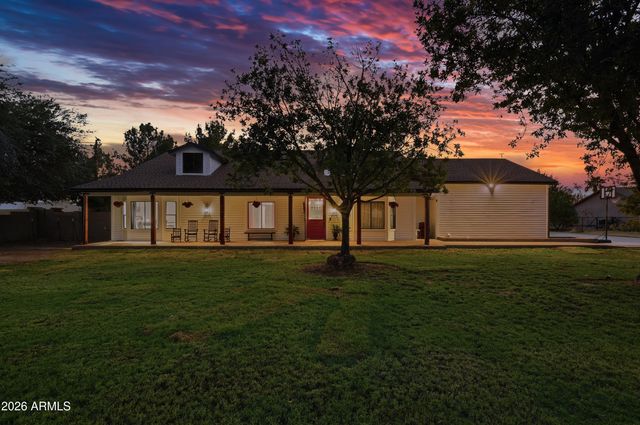 3050 S EAGLE Drive, Chandler, AZ 85286