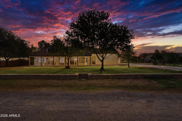 3050 S EAGLE Drive, Chandler, AZ 85286