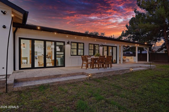 3050 S EAGLE Drive, Chandler, AZ 85286