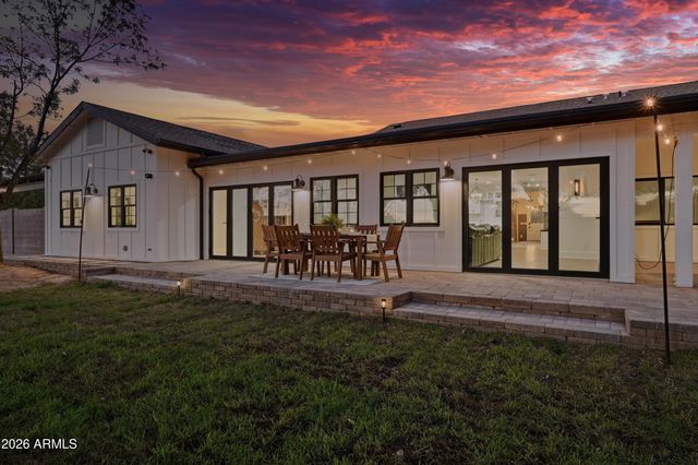 3050 S EAGLE Drive, Chandler, AZ 85286