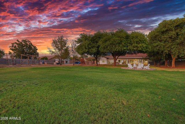 3050 S EAGLE Drive, Chandler, AZ 85286