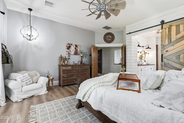 3050 S EAGLE Drive, Chandler, AZ 85286