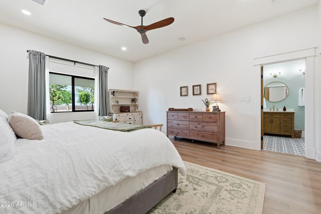 3050 S EAGLE Drive, Chandler, AZ 85286