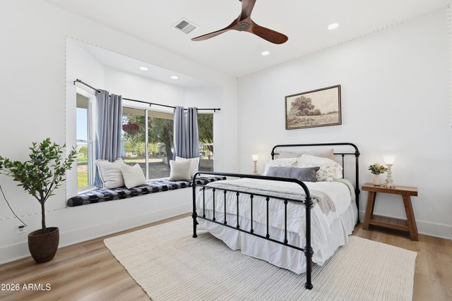 3050 S EAGLE Drive, Chandler, AZ 85286