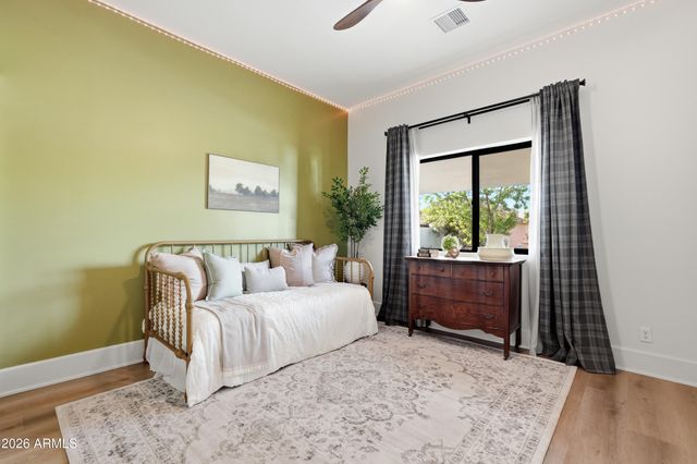 3050 S EAGLE Drive, Chandler, AZ 85286