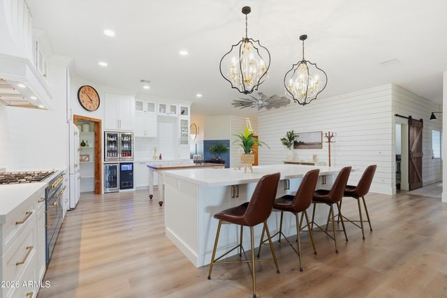 3050 S EAGLE Drive, Chandler, AZ 85286