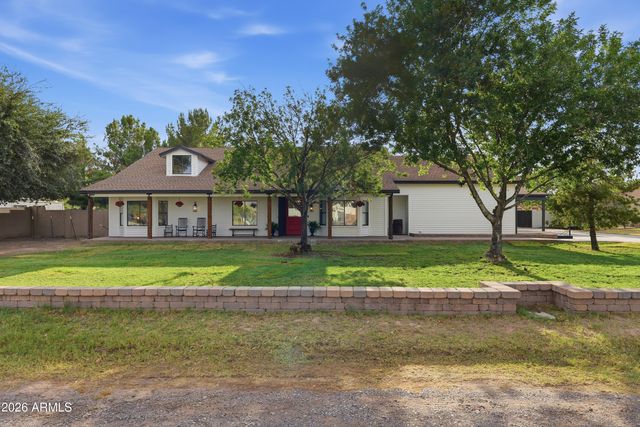 3050 S EAGLE Drive, Chandler, AZ 85286