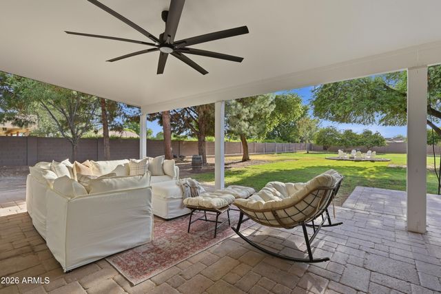 3050 S EAGLE Drive, Chandler, AZ 85286