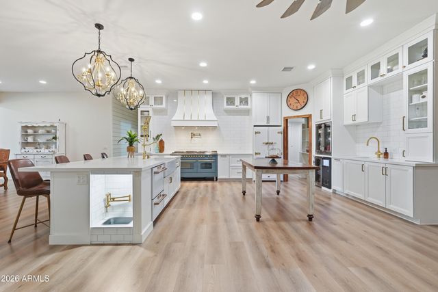3050 S EAGLE Drive, Chandler, AZ 85286