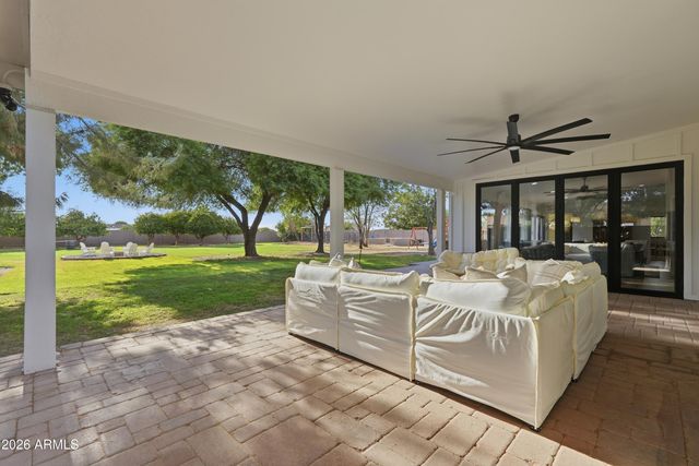 3050 S EAGLE Drive, Chandler, AZ 85286