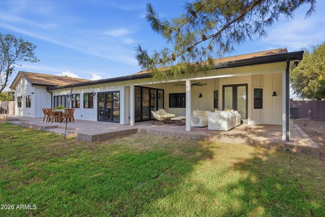 3050 S EAGLE Drive, Chandler, AZ 85286