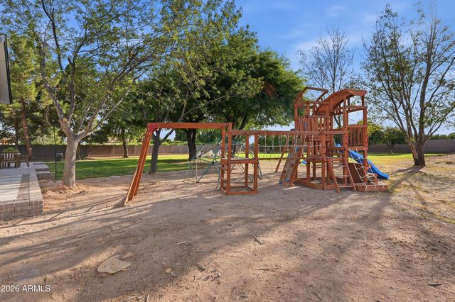3050 S EAGLE Drive, Chandler, AZ 85286