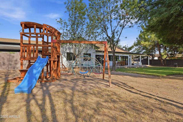 3050 S EAGLE Drive, Chandler, AZ 85286