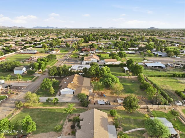 3050 S EAGLE Drive, Chandler, AZ 85286