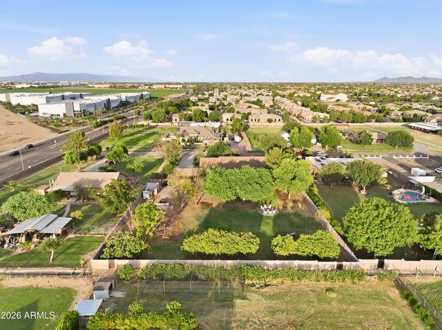 3050 S EAGLE Drive, Chandler, AZ 85286