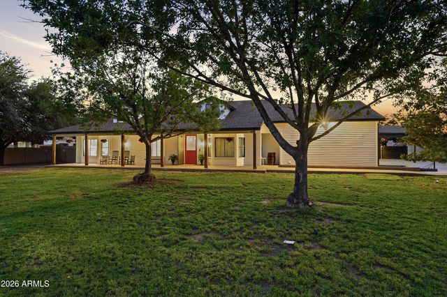 3050 S EAGLE Drive, Chandler, AZ 85286