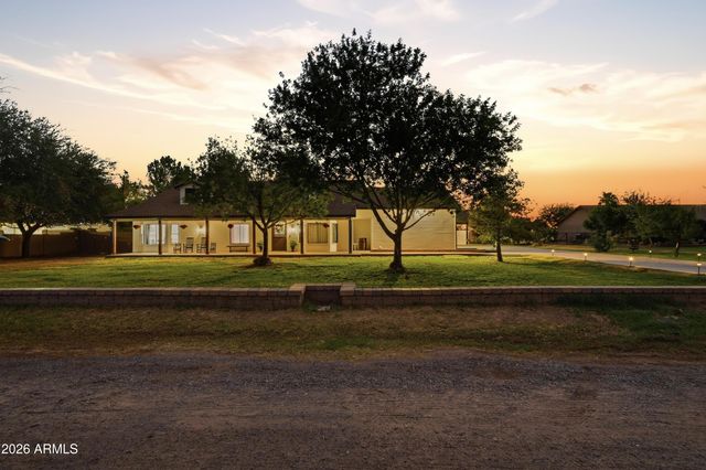 3050 S EAGLE Drive, Chandler, AZ 85286