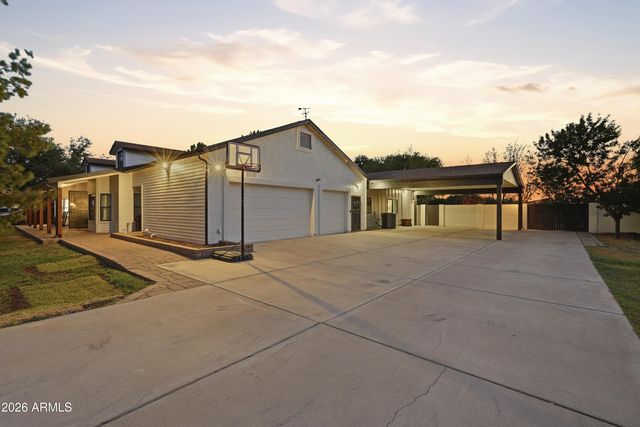 3050 S EAGLE Drive, Chandler, AZ 85286