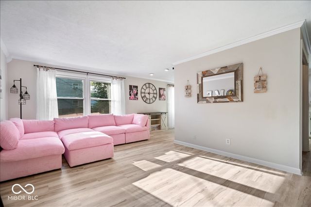 8807 Moll Drive, Fishers, IN 46038