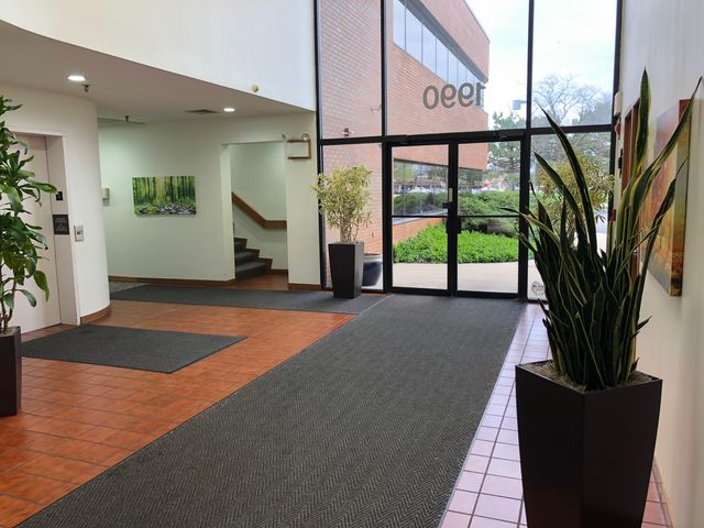 1990 E Algonquin Road, Schaumburg, IL 60173