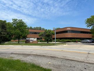 1990 E Algonquin Road, Schaumburg, IL 60173