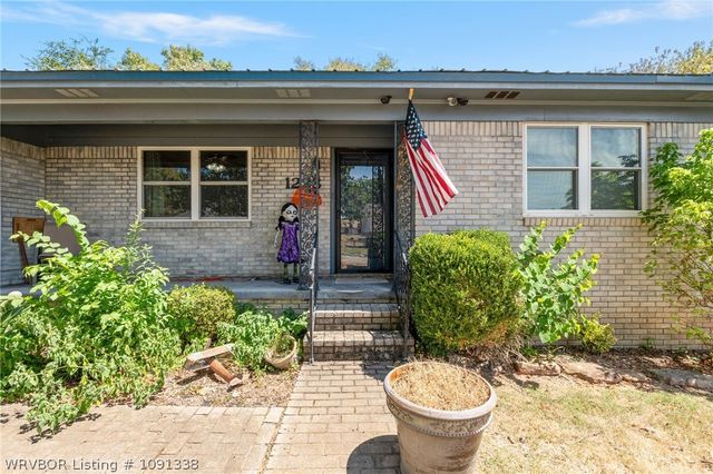 1228 Alma North Street, Alma, AR 72921
